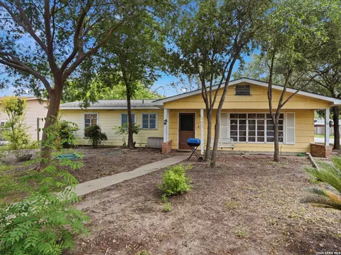 202 Cresham Dr, San Antonio, TX 78218