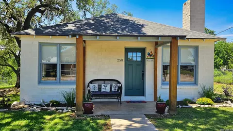 266 Patterson St, Medina, TX 78055