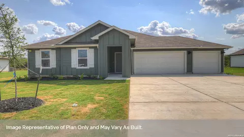 499 Kolbo Crossing Cv, Lockhart, TX 78644
