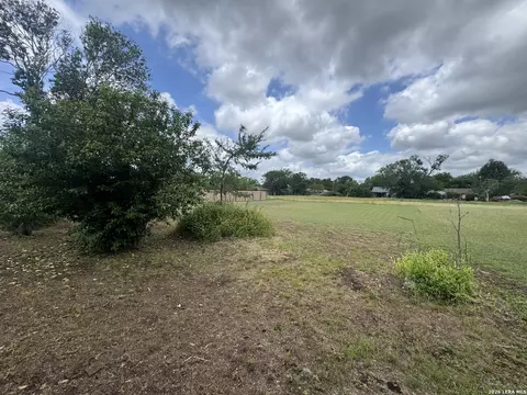 764 Johnson, Seguin, TX 78155