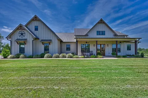 2165 County Road 250, Weimar, TX 78962