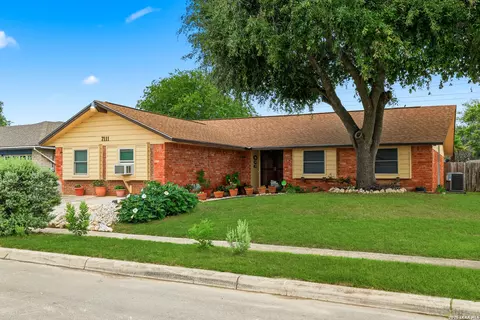 7111 Split Crk, San Antonio, TX 78238