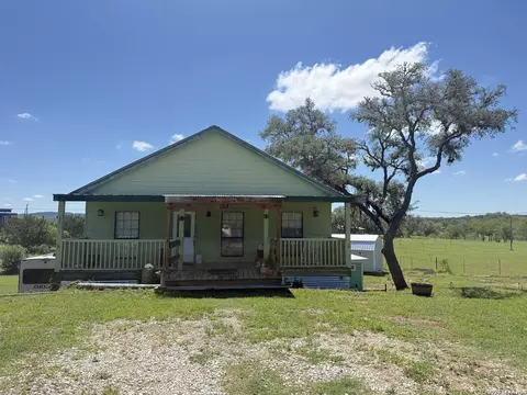 153 Park Dr, Bandera, TX 78003