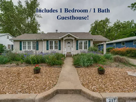 217 W Morse St, Fredericksburg, TX 78624