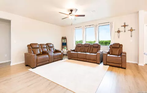 Living - 3137 County Road 5710, Devine, TX 78016 photo 2 of 2