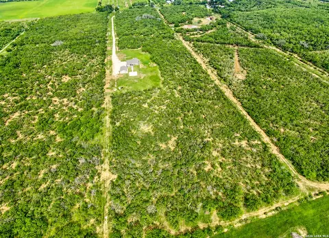 View/Area - 3137 County Road 5710, Devine, TX 78016 photo 3 of 3