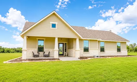 Exterior - 3137 County Road 5710, Devine, TX 78016 photo 2 of 4
