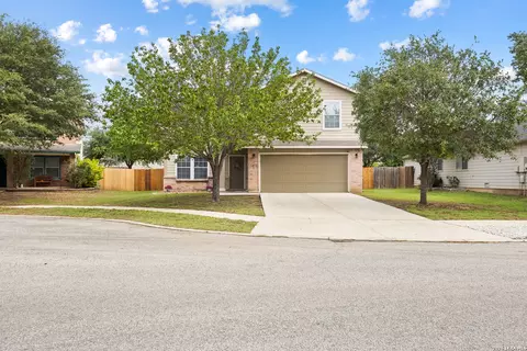 105 Hawks Mdws, Schertz, TX 78154