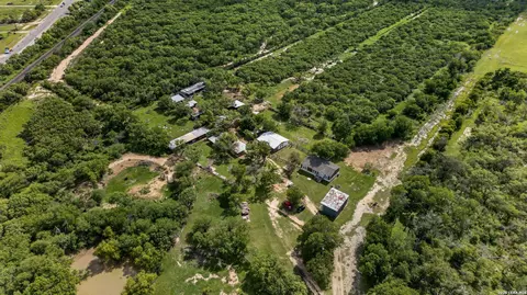 155 County Road 6712, Natalia, TX 78059