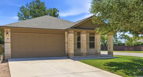 604 Briggs Dr, New Braunfels, TX 78130