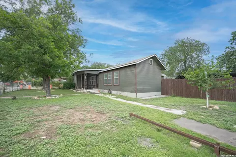 1439 W Ridgewood Ct, San Antonio, TX 78201