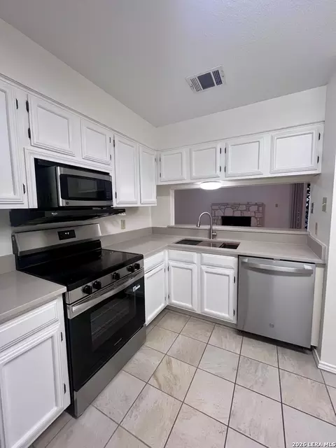 3430 Turtle Vlg #101, San Antonio, TX 78230
