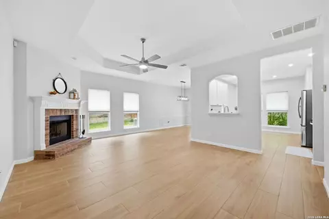 8787 Laurel Canyon Dr, Universal City, TX 78148