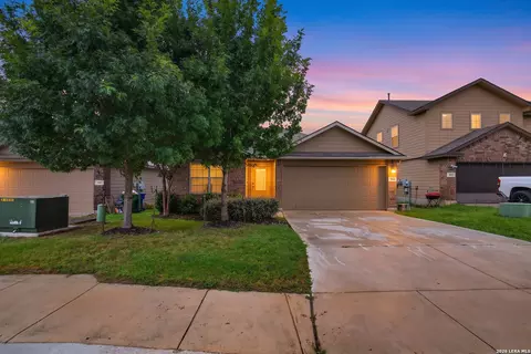 906 Red Crossbill, San Antonio, TX 78253