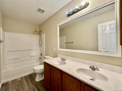Bath - 105 Willow Path, Cibolo, TX 78108 photo 3 of 3