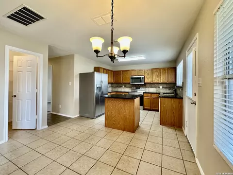 Kitchen - 105 Willow Path, Cibolo, TX 78108 photo 1 of 2