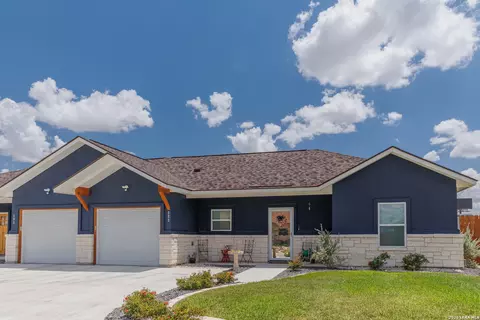 123 Navarro Xing #12-A, Seguin, TX 78155