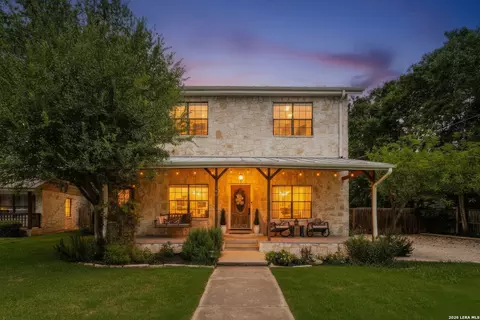 340 James St, Boerne, TX 78006