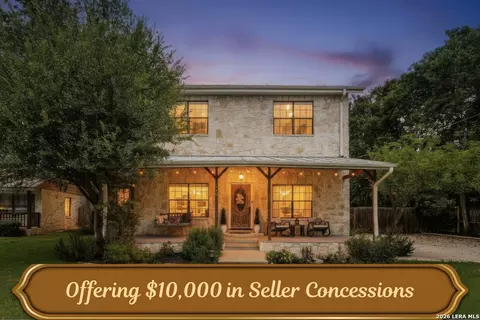 340 James St, Boerne, TX 78006