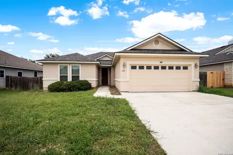 204 Valley Frg, Pleasanton, TX 78064