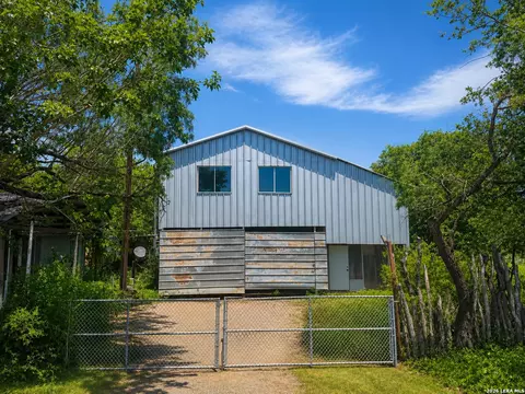 33 Jason Ave, Knippa, TX 78870