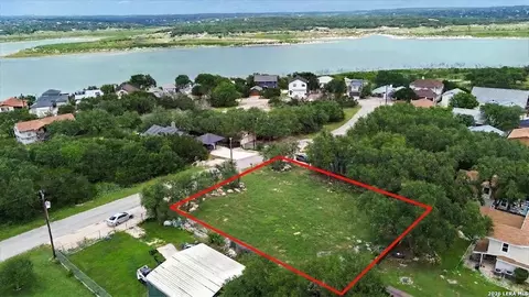 458 Gemini, Canyon Lake, TX 78133