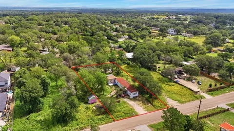 4423 Lost Hills Dr, Elmendorf, TX 78112
