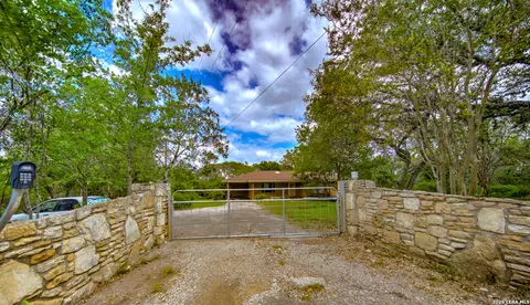 105 Walnut Grove Rd, Boerne, TX 78006