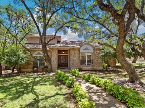 13102 N Hunters Cir, San Antonio, TX 78230