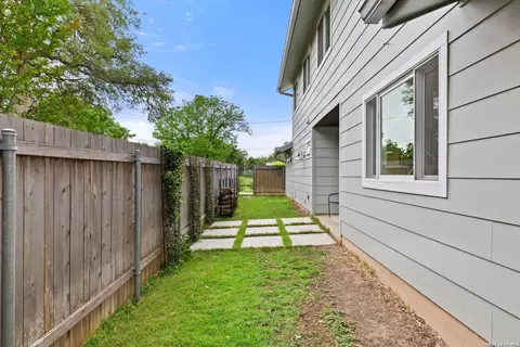 Exterior - 701 River Rd, Blanco, TX 78606 photo 10 of 11