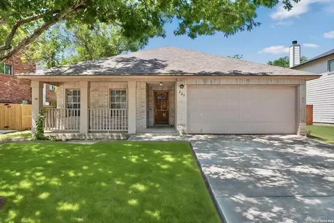 823 Pinehurst Dr, New Braunfels, TX 78130
