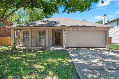 823 Pinehurst Dr, New Braunfels, TX 78130