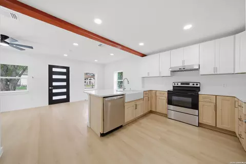 1604 Calle Valencia, San Antonio, TX 78237