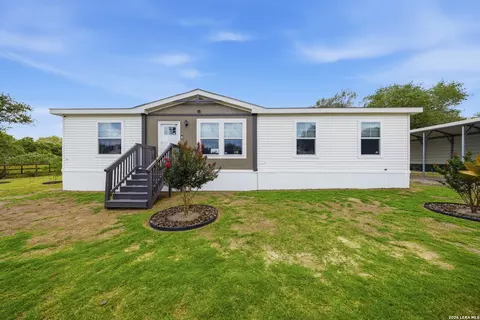 22718 Gold Gap St, Elmendorf, TX 78112