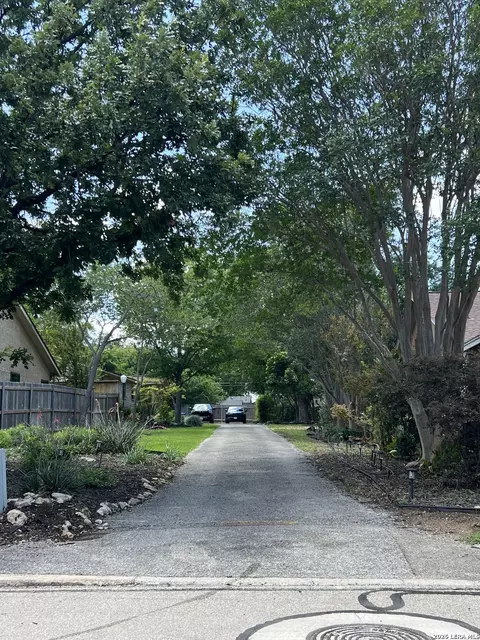 7131 Thrush View Ln, San Antonio, TX 78209