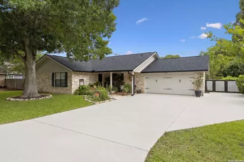 106 Lehmann St, Boerne, TX 78006