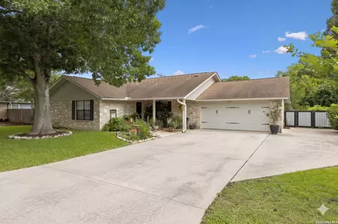 106 Lehmann St, Boerne, TX 78006