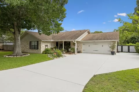106 Lehmann St, Boerne, TX 78006