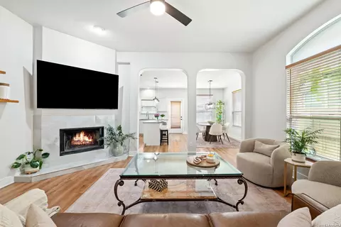 8355 Piney Wood Run, San Antonio, TX 78255
