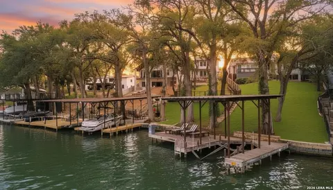 630 Three Oaks Rd, Seguin, TX 78155
