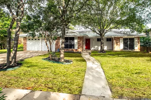 6702 Forest Dell St, San Antonio, TX 78240