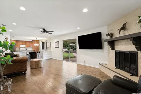 3881 Menger Dr, San Antonio, TX 78259