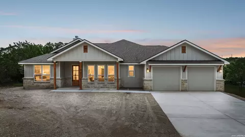 2045 Desiree St, Canyon Lake, TX 78133