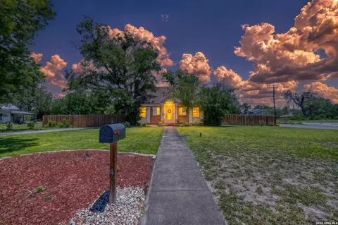 440 S Getty, Uvalde, TX 78801