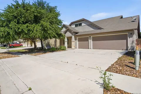 821 Wall St, New Braunfels, TX 78130