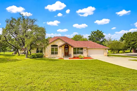 1103 Eagle Vw, Pleasanton, TX 78064