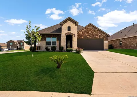 672 Ridgemeadow Dr, New Braunfels, TX 78130