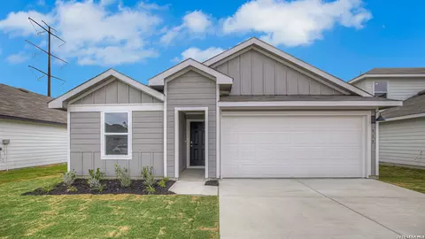 1019 Gladys Run, Seguin, TX 78155