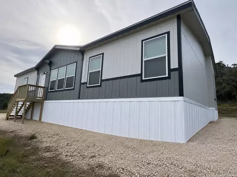 12934 Park Road 37, Lakehills, TX 78063