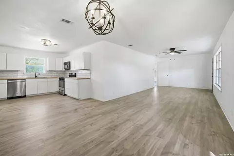 7635 Dove, San Antonio, TX 78223
